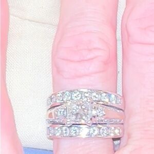 White Gold DIAMOND WEDDING BAND From the SHANE COMPANY size 5.5 STUNNING 3 bands